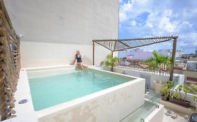 Aruma Suites